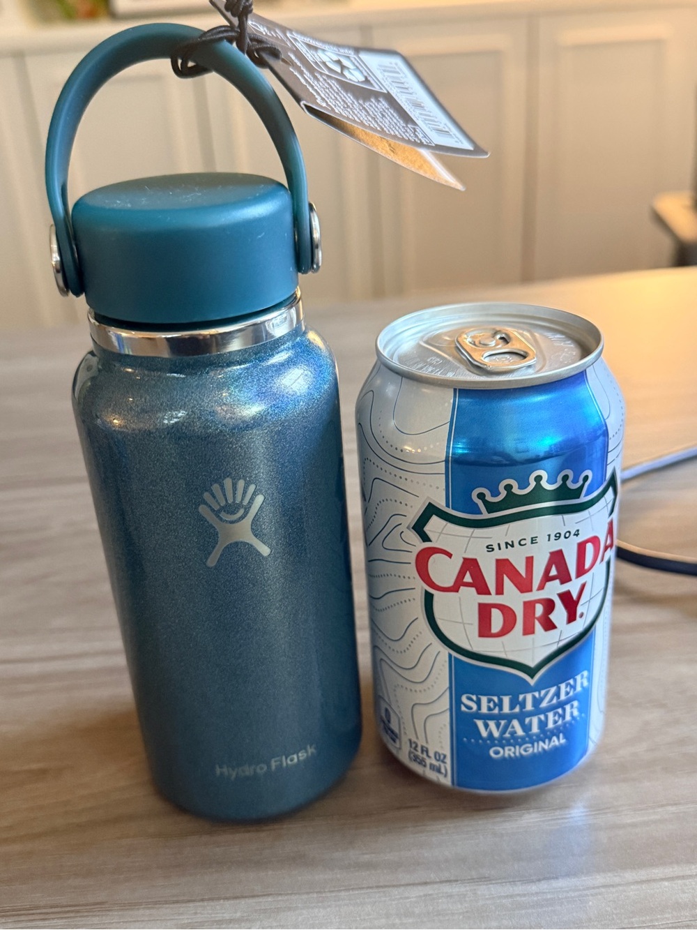 NWT 10 oz micro Hydro Flask 😊 ADORABLE